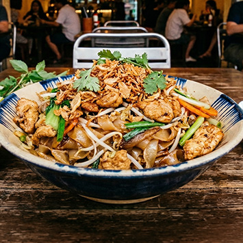 Produktbild Vietnamesische Bandnudeln gebraten mit Hühnerfleisch